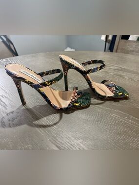 Steve Madden Rainbow Snakeskin Heels Size 7